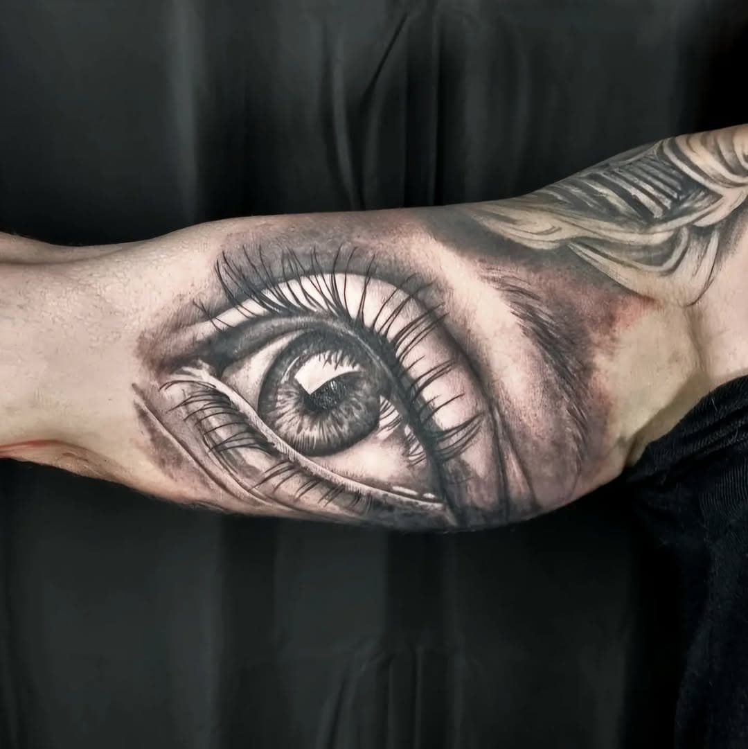 #eye #eyetattoo #regard #kwadron #fkironflux