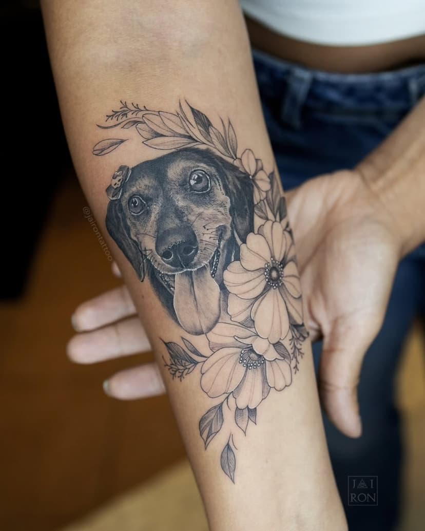 Quando a saudade não cabe no peito.
Tatuagem feita para Thaina
.
.
.
.
#jairontattoo #petlovers #pettattoos #minirealismtattoo #tatuagemminimalista #smalltattoos #dogtattoos #finelinetattoo #lovedogs #petfriendly #tatuagemdepet #meudog #tatuagemdecachorro #dogtattoo #floraltattoo  #tatuagemminirealismo