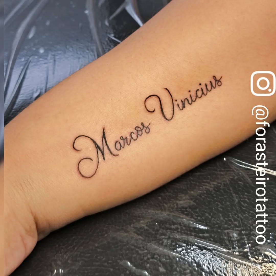 ❤️Escolha sua tatuagem de desenho favorita e me diga por
💬deixando um COMENTÁRIO 💬
💕SALVE e COMPARTILHE 🔄

🙏🏼 Muito obrigado 🙏🏼 Eu amo o seu feedback !!
..
.
📳ENTRE EM CONTATO📳
Tatuador: Eliandro Silva
🤓Siga nosso PERFIL!
@forasteirotattoo
🚩Agende uma visita;
Whatsapp: (67) 99668-0313
.
.
Acesse!😉
www.forasteirotattoo.com.br
.
Qual é o seu estilo de tatuagem favorita?
.
👇Seguir ----> 👇
@forasteirotattoo 
@forasteirotattoo 
@forasteirotattoo 
@forasteirotattoo 
@forasteirotattoo 
@forasteirotattoo .
🥰
.
.
.
.
#forasteirinhodeplantao
#forasteirotattoo #atintanaopara #estudioforasteirotattoo
#tattoocampograndems #tattoos #tattooms #campogrande #campograndems #matogrossodosul #cgr #tattooshop #cidademorena #ms #cgms  #tattoomodel  #revistatattoobrasil #somoscg #meums #somosdematogrossodosulcrew #tattoer #tattooforasteiro #estudiodatatuagem #forasteirotattooestudio