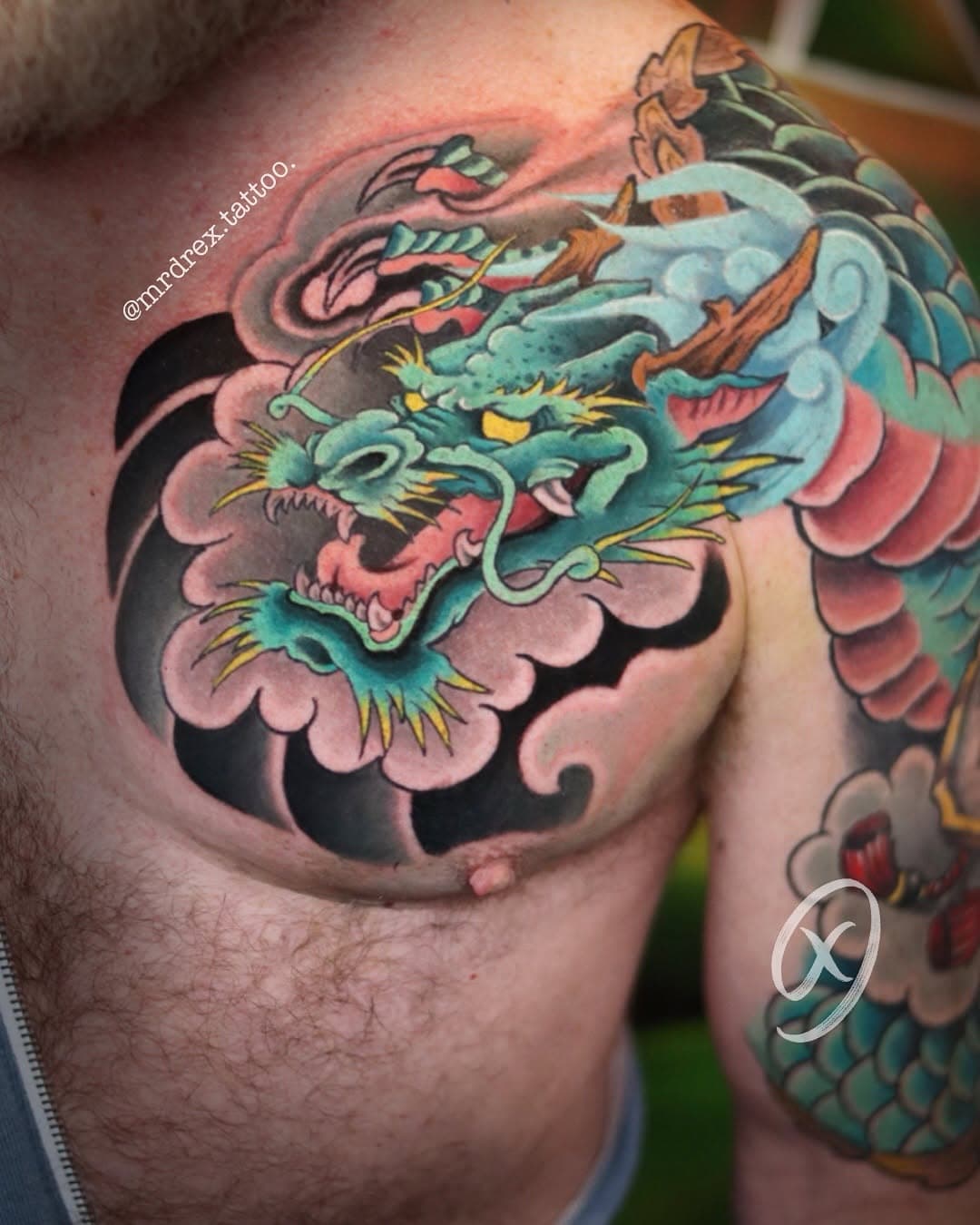 A special tribute to a faithful friend 🐾🐶
Done at @select.tattoo 
.
.
.
.
#japanesetattoo #japanesedragon #dragontattoo #dogtribute #japanesetattoos #neojapanese