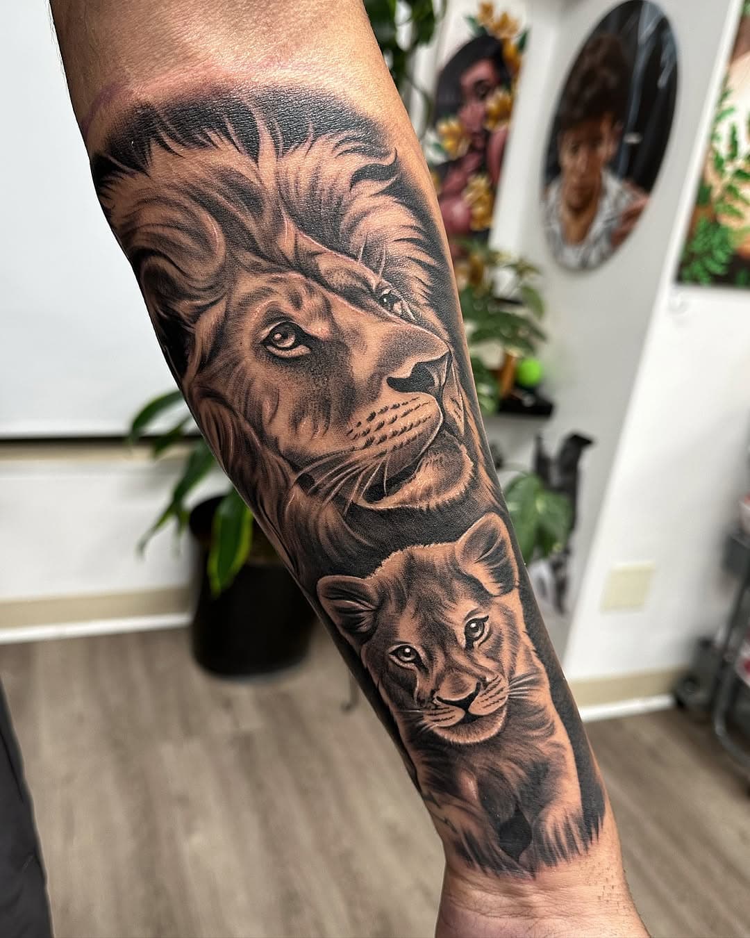 Lion and cub 🦁

#CliffInk #Tatsoul #envycartridges #criticaltattoo #criticaltattoosupply #unmrkd