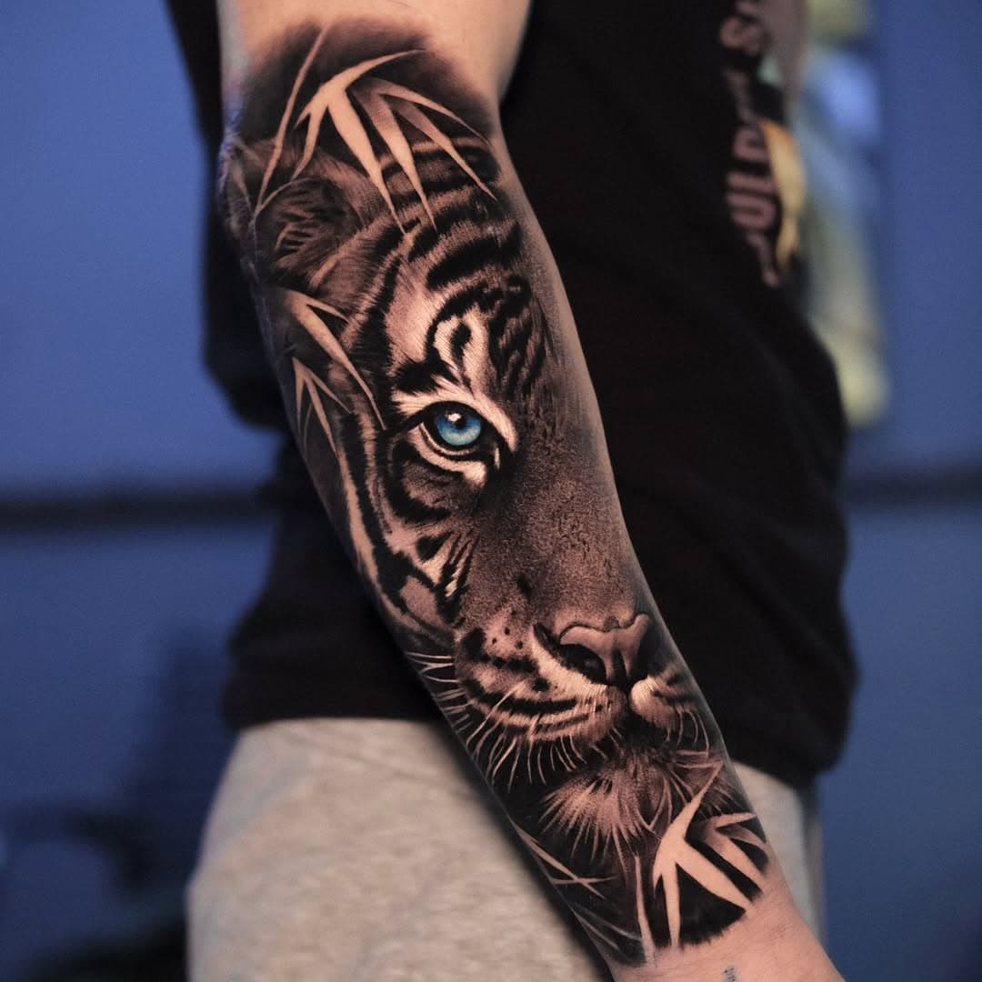 New tattoo for Sarah. I'll never get tired of bringing animal portraits to life. 

For booking inquiries, please visit the link in my bio. 

Done @certifiedtattoostudios

#TigerTattoo #Tiger #Wildlife #Tattoostudio #Denvercolorado #Denver #Denvertattooartist #Denverartist #Blackandgreytattoo #RealismTattoo #Realistictiger #Ink #Inkmaster #Tattoolife #Tattoostyle #Tattooshop