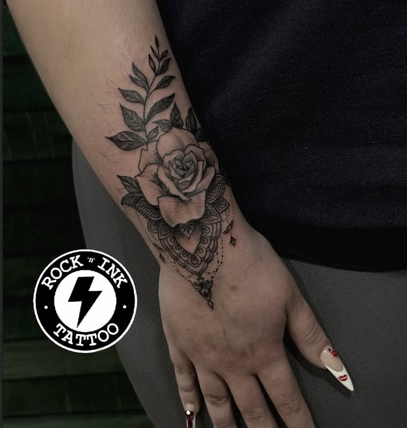 #rockninktattoostudio #rhodes #greece #fotistattoo #hellas #rhodestattoo #tattoo #tattoos #tatts #tattooed #tattooing #tattoolovers #tattoolover #ink #inked #inkedlife #inklove #girlswithtattoos #rose #rhodesgreece