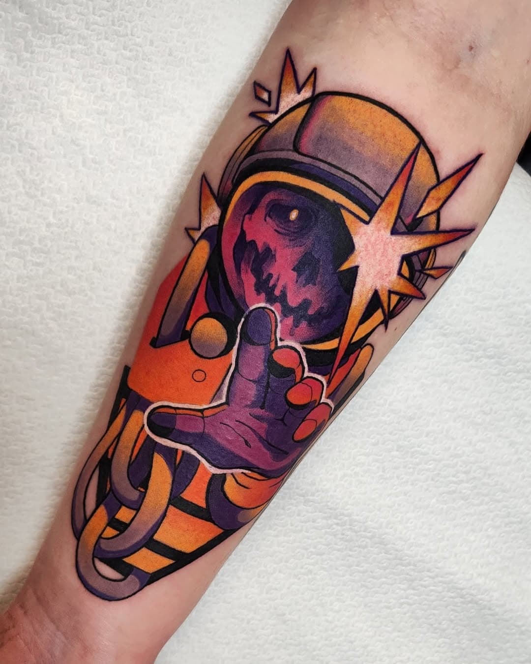 "A cosmonaut for our Cosmobot!"
@morgzon absolutely let me LOOSE on this one and I couldn't be happier with the result!
Thank you for the trust and the freedom to just run with it, I love you tons dude. Thank you so much for this one!!!
Done at @itaitattoo !
.
#cosmonauttattoo #astronauttattoo #denhaagtattoo