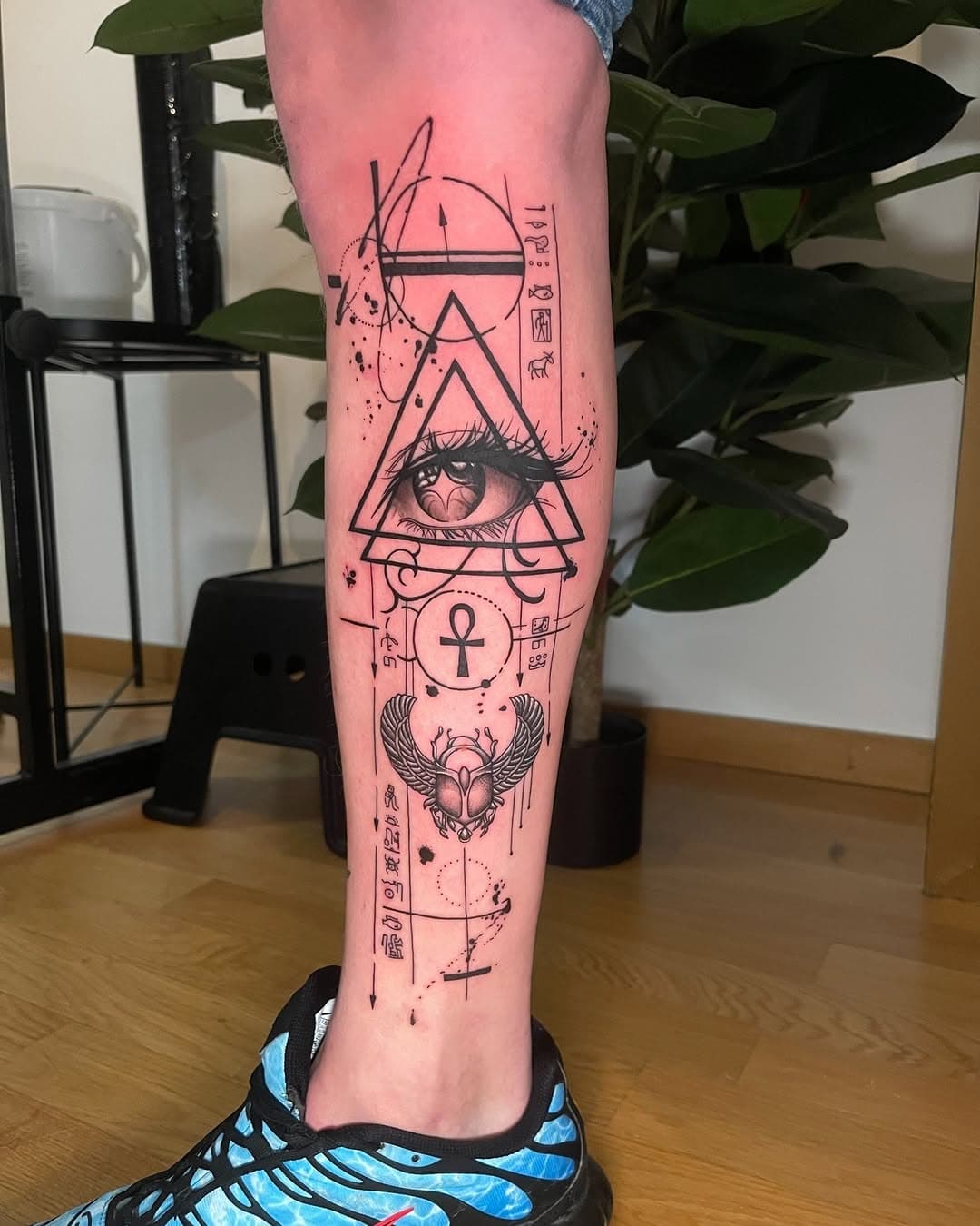 Kannst du den Künstler hinter diesem Tattoo erraten? 👀🖤