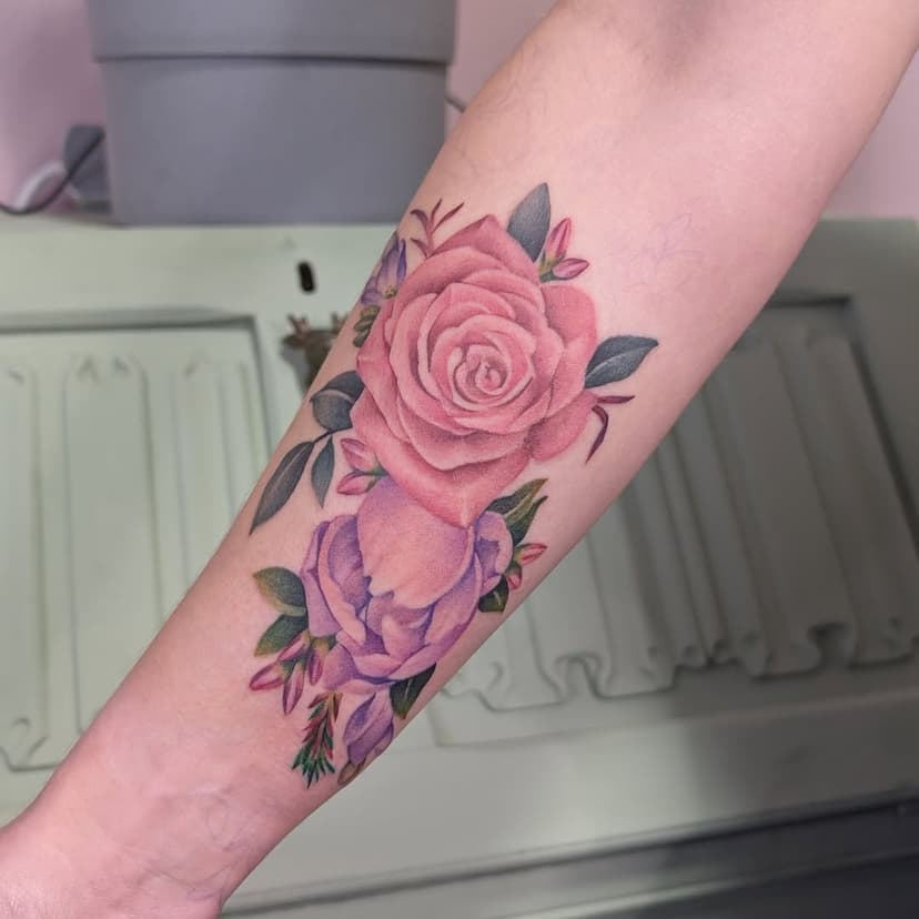 First 2 sections of Katie's soft botanical lower arm. Using inspiration from her wedding bouquet 💐 - by Matt 
.
.
.
.
.
#botanicalart #botanicaltattoo #weddingbouquet #floraltattoos #flowertattoos #tattoo #tattoostudio #bespokebodyart #customtattoo #grimsby #cleethorpes #lincolnshire #tattooist #tattooer #tattooartist #tattoodesigns #uktattoos #tattooinspiration #grimsbytattoos