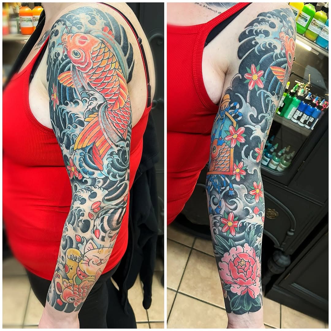 Finished  koi sleeve for Diana, strayed with a cover up of a name..

#tattoo #irezumi #irezumitattoo #irezumicollective #japanesetattoo #buckscounty #philadelphia #firsthandtattoo #girlswithtattoo #tattoosleeve #tattooshop #northphilly #graffiti #rockandroll #ledzeppelin