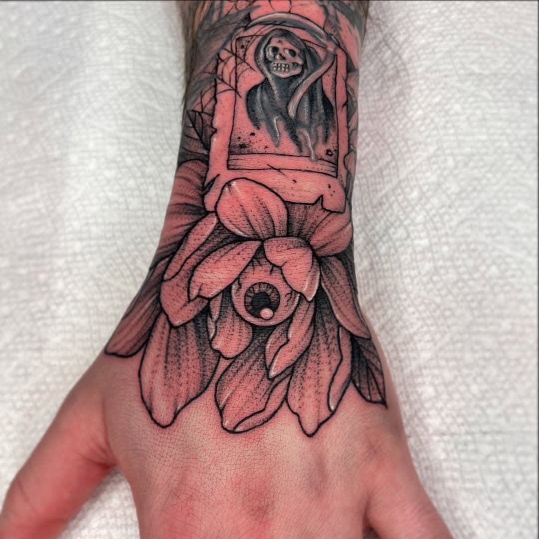 Thanks for your trust Jackson!
(Reaper was already there, just worked it in)

#eyeballtattoo  #nctattooers #vegantattooer #qttr #transtattooartist