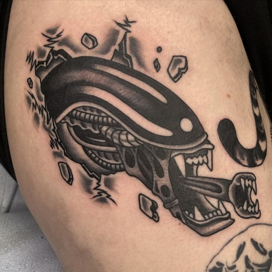 So stoked to do this xenomorph from my flash the  other day @salvation_tattoo I’d love to do more stuff like this! I’ve got time to tattoo you just dm me and let’s do something cool!🙏🙏
-
-
-
- #tattoo #tattooflash #traditionaltattoo #traditionaltattooflash #trad #oldschooltattoo #oldschooltattooflash #besttradtattoo #trueoldschool #tattooideas #colortattoo #boldwillhold #brightandbold #texastattooartist #texastattoo #texas #dallastexas #dallas #dallastattooartist #dallastattoo #dfwtattooartist #dfwtattoos #dfw #oakcliff #bishopartsdistrict