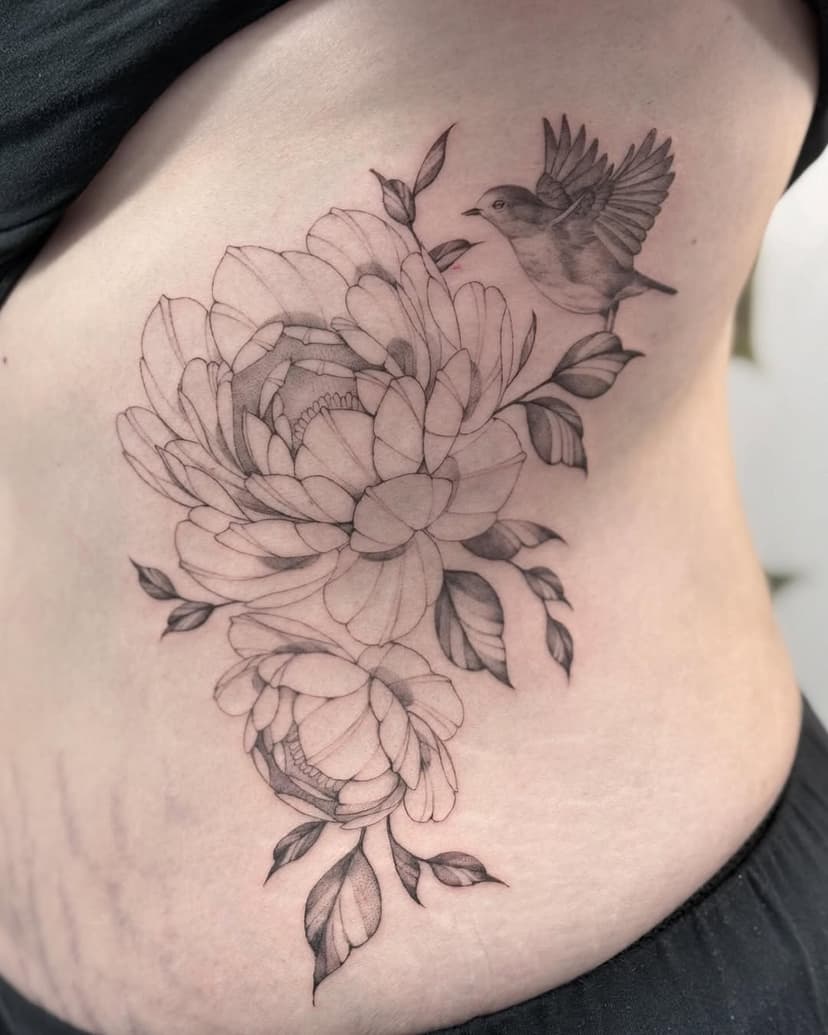 Beautiful side piece for the lovely @heidi.gibbs.79 #ribstattoo #robintattoo #finelinetattoo #southamptontattoo #southamptontattooartist #southamptontattoostudio #lymingtontattoo #bournemouthtattoo #bournemouthtattooartist #bournemouthtattoostudio