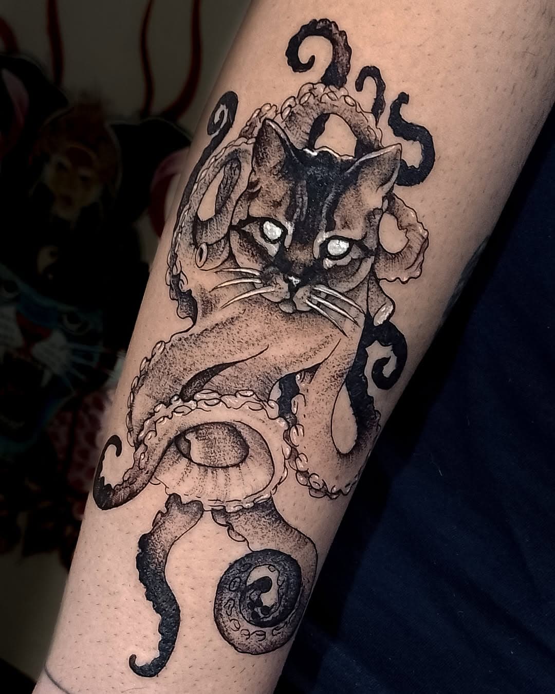 Quem não gosta de um bom Gatopolvo? 

#octopussy #octopus #catlovers #gato #cats_of_world #black #blackworkers #goth #darkart #darkarts