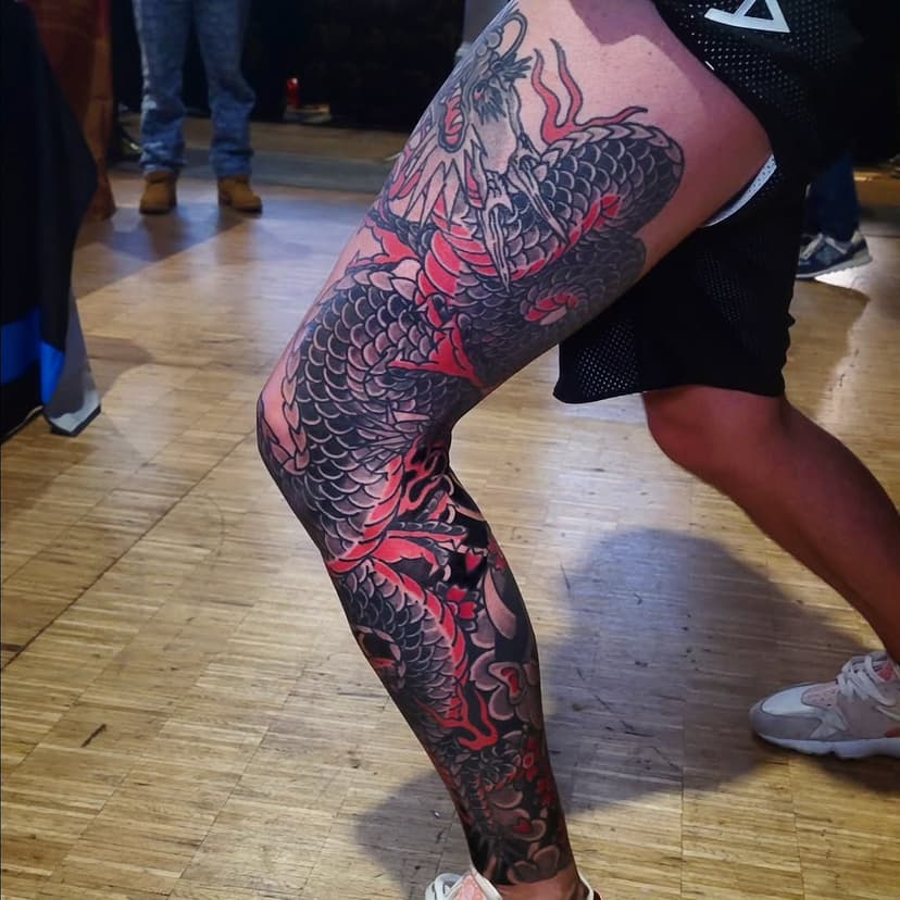 Leg in progress,  made at  the great @mondialdutatouage . Thank you Alexis!