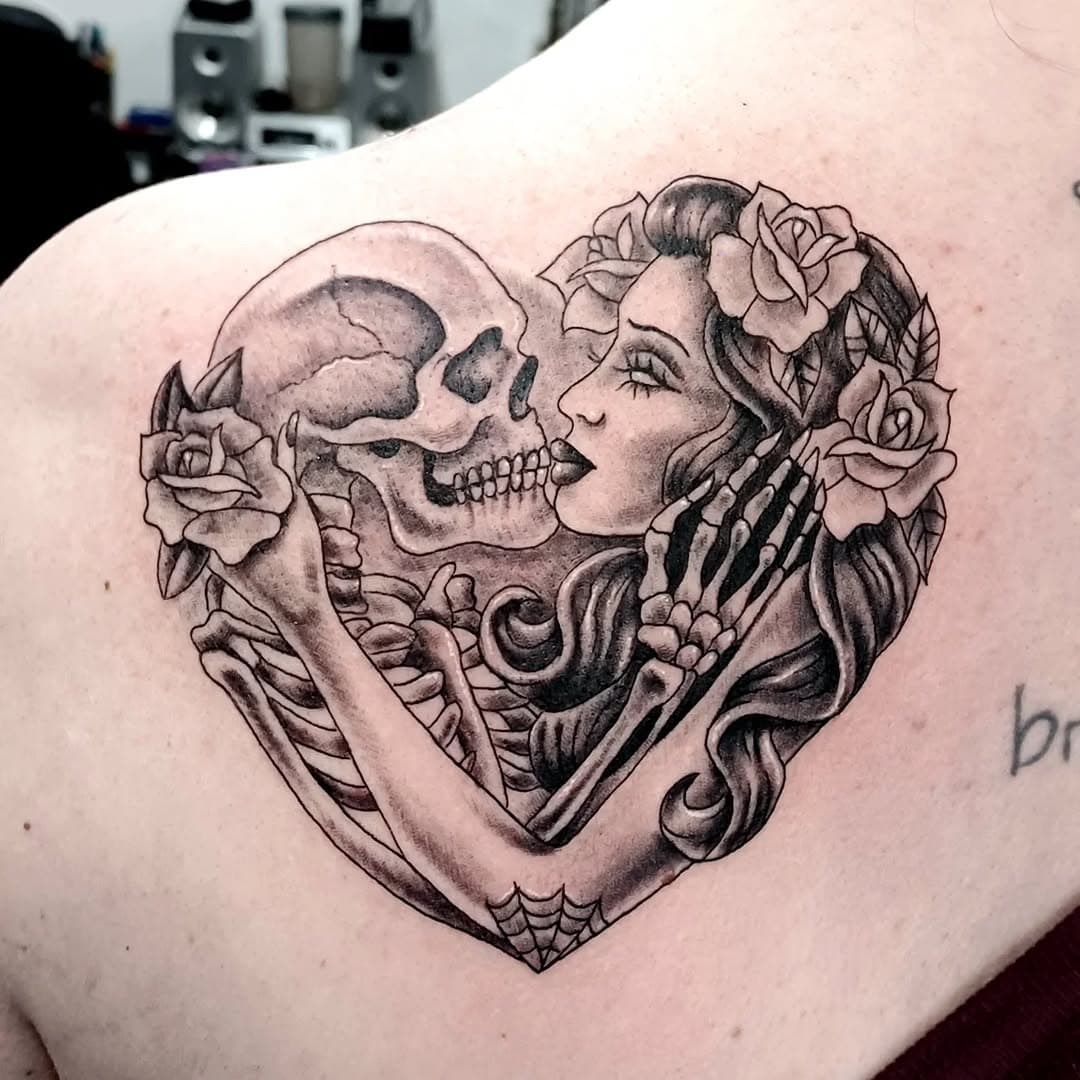 Piece from today

Would like to do more old skool pieces.

Thanks for lookin

#skulltattoo #kissofdeathtattoo #tradtattoo #oldskooltattoo #backtattoo #alvechurch #birmingham #tattooistuk #birminghamtattooist #tattooart #inkedwomen #inkedup #bodyart #oldskoolart