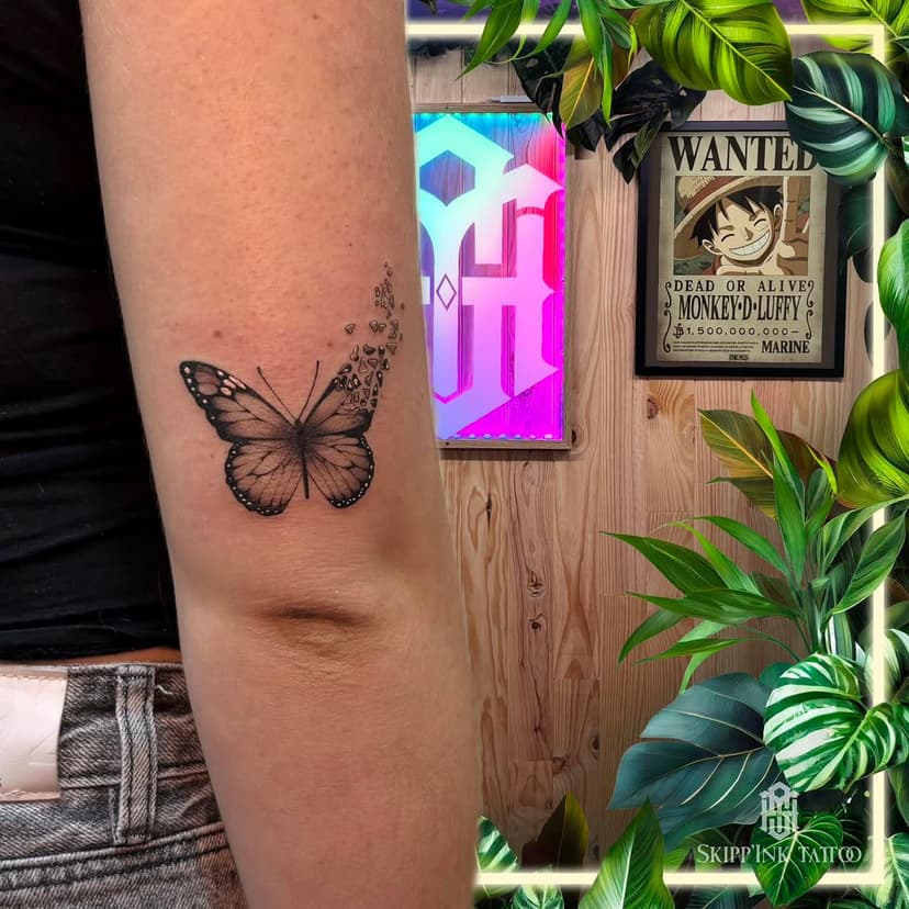 Tattoo of the day 💉🌿🏴‍☠️#tattoo #tatoo #tatouage #tatoués #ink #gannat #allier #auvergne #tattooshop #france #artiste #artistetatoueur #artistetatoeurfrançais #francetattoo #tattoogallery #art #realiste #realistetattoo #clermontferrand #vichy #manga #mangatattoo #tattoomanga #tattooart