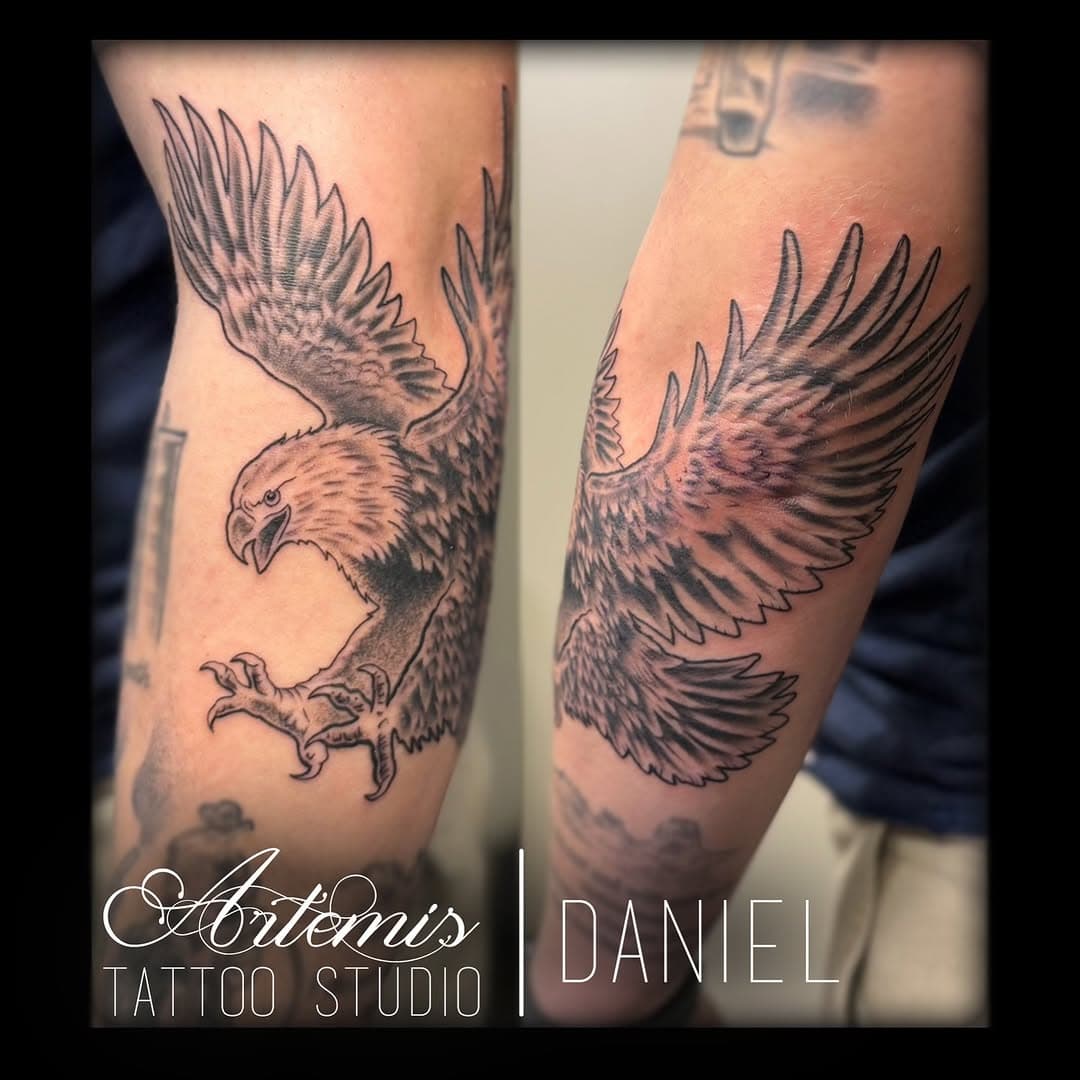 Dan has openings this month !! Text or email us to book !! 

#blackandgrey #blackandgreyartist #tattooartist