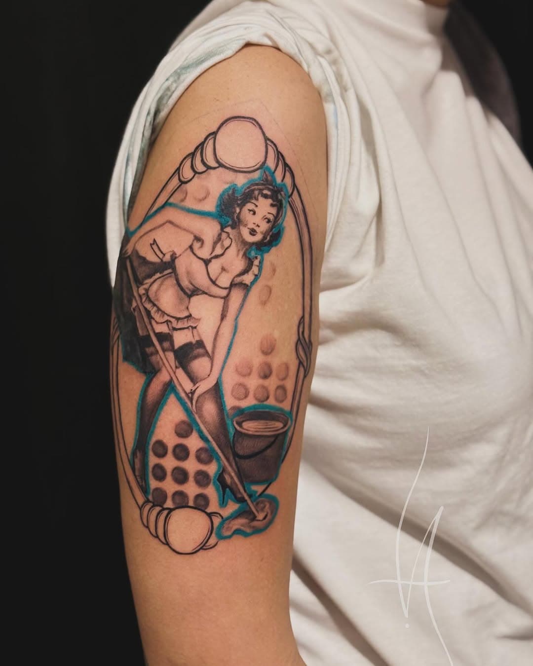 #housewifePinup#tattoopinup#americanpinup#mixedstyle#arminprogress#ideaatattoo#girltattooartist#graywashtattoo
.
.
.
Artist:Natascia Nigro 

@sknworksuk 
@fluidtattoomachine 
@appletattoolab 
@pantheraink 

@angelica_delvescovo
