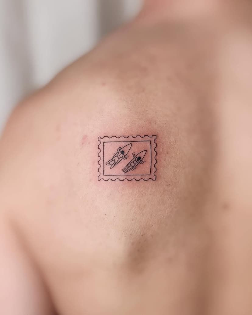 Mini custom tattoo @mini_tattooclub fait aujourd´hui ! (Mélange de deux feuilles 156 et 142) lien dans la bio pour booker !