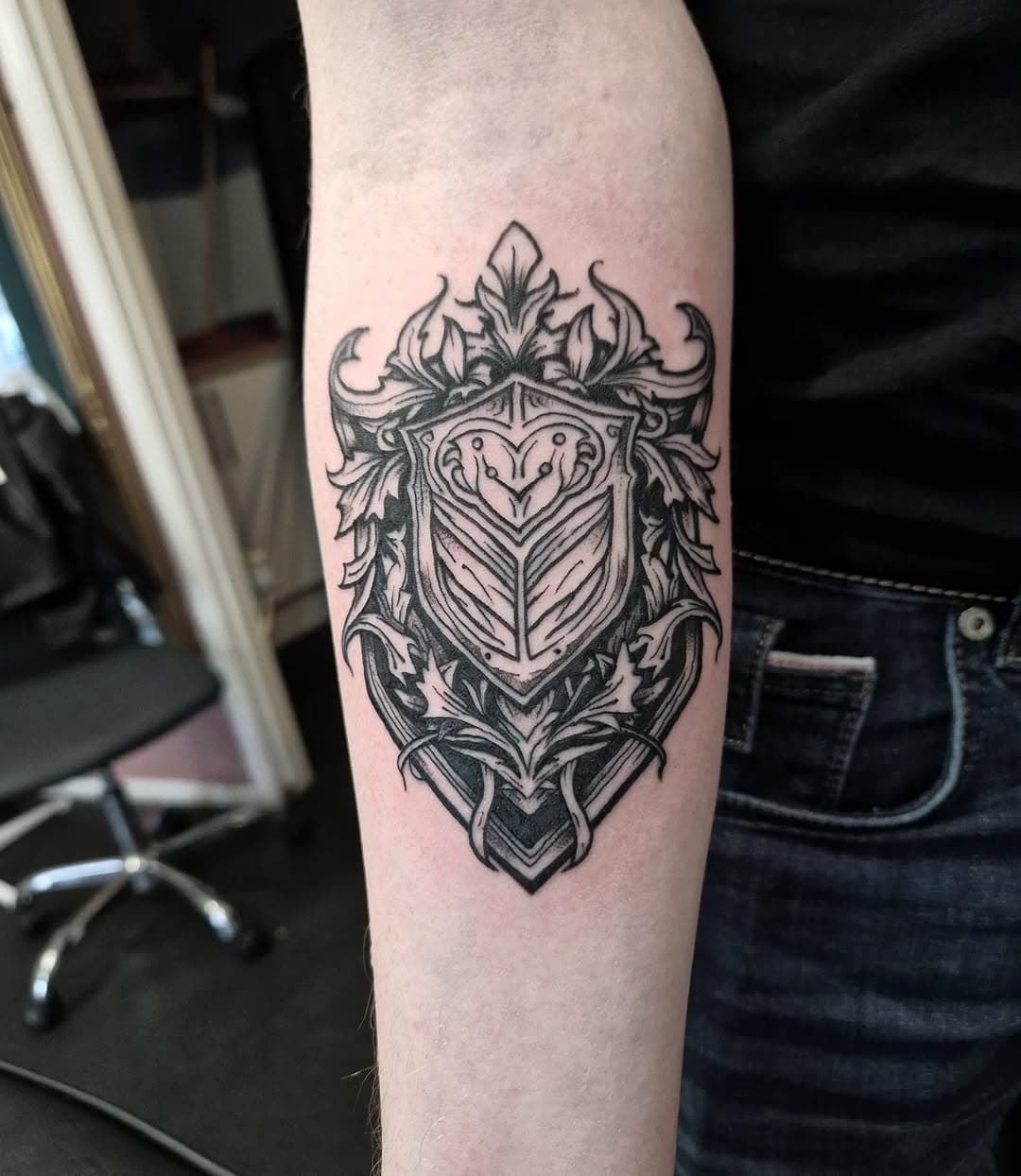 This one gave me a headache but it was worth it in the end 😅 he sat like a rock too which always helps! 

#tattoo #blackworktattoo #blackwork ##cooltattoos #tattooideas #tattooinspo #southyorkshiretattoo #lineworktattoo #tattoostyle #tattoosofinstagram #tattoooftheday #doncastertattoo #doncastertattoostudio #traditionalartist #boldtattoos #prettytattoos