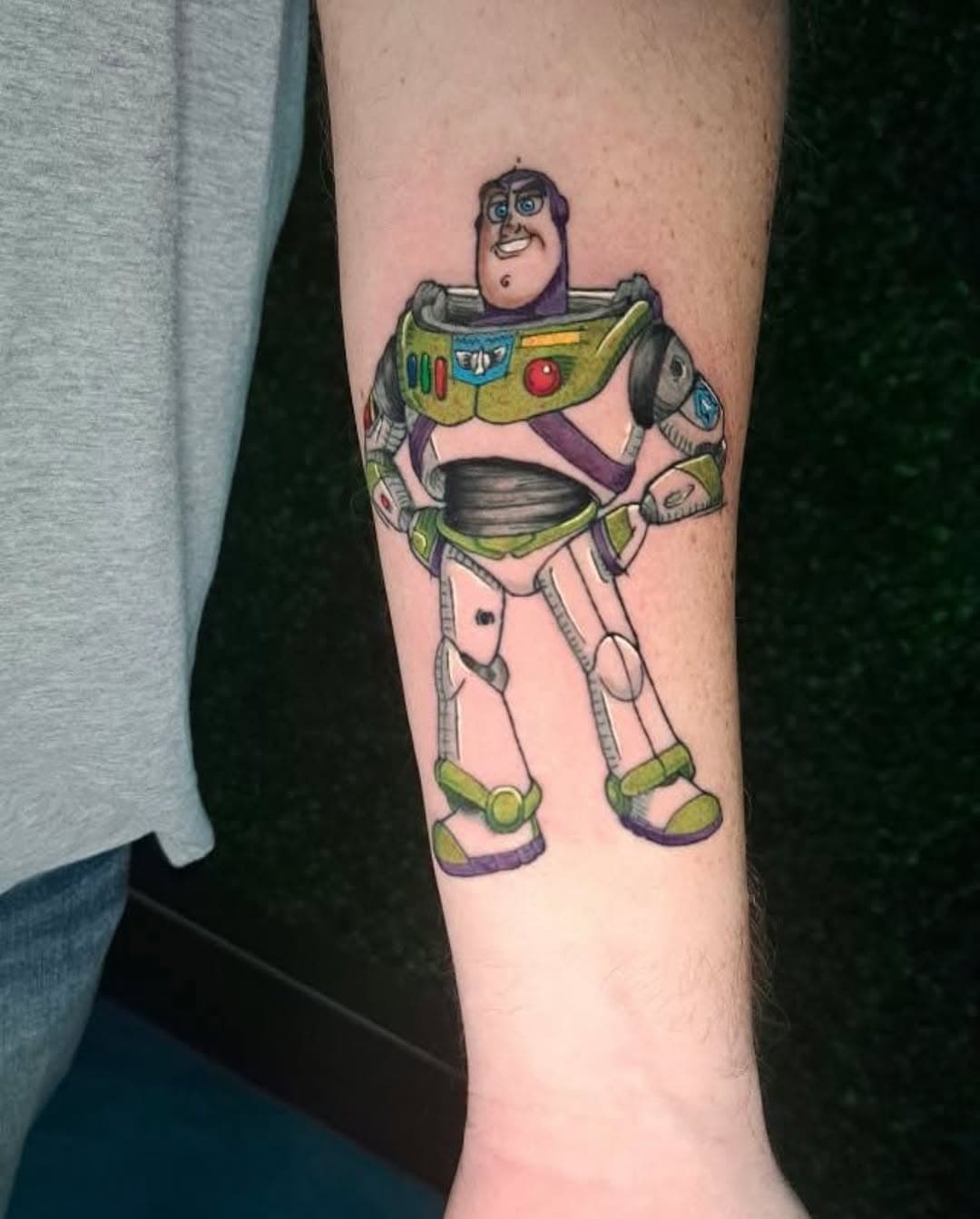 Lightyears ahead with this one 🚀 Logan went all in on this Buzz tattoo—clean lines, solid color, straight nostalgia. What do you think? 

 #toinfinityandbeyond  #buzztattoo  #tattooart