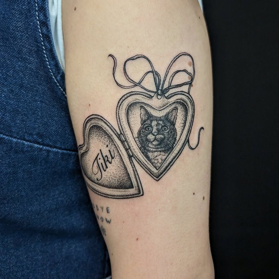 A cute little memorial tattoo for Imogen. Thank you so much for trusting me with this ☺️.
Booking March and onwards. DM or email laurabeatricetattoos@gmail.com.
.
.
.
#cattattoo #catsofinstagram #tattoo #tattoos #blackwork #blackworktattoo #blackworkers #dotwork #dotworkers #dotworktattoo #delicatetattoo #illustrativetattoo #finelinetattoo #tattoolife #tattooed #tattooidea #vegantattoo #manchestertattoo #uktattoo