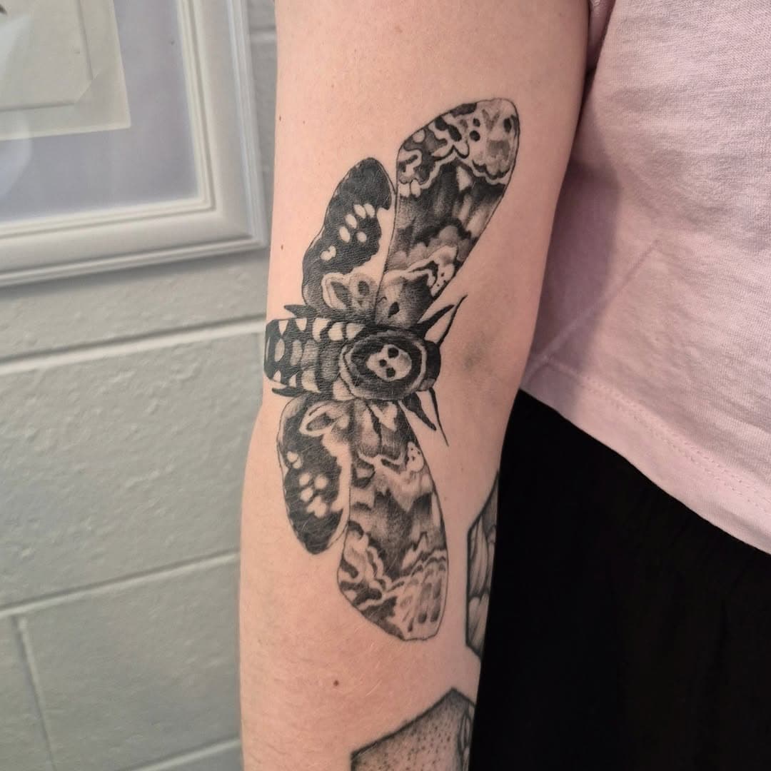 Healed Death Moth for the lovely Hilly. Thank you for coming in today. 🥹😚