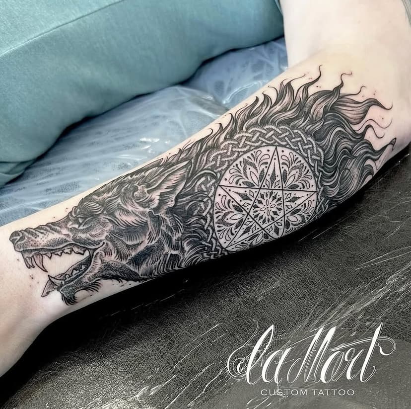 Go follow @lamort_tattoo new account • to join her mailing list for appointment information, email lamortcustomtattoo@gmail.com • #delicatetattoo #dotworktattoo #tattoosnob #leicestertattoo #leicester #totaltattoo #dotwork #blackworktattoo