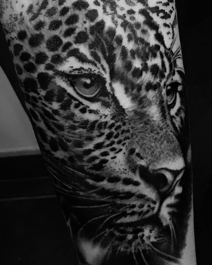 #leopardtattoo #tattooblackandgrey #tattoo #tattoosleeve #animaltattoo #realistictattoo