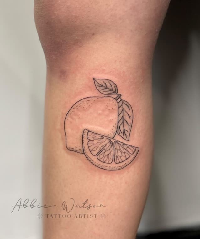 Two from my flash!🍋🎀
So happy I got to do these thank you Erin!🫶🏻
•
•
•
#lemontattoo #bowtattoo #fruittattoo #fruitflash #flashtattoo #finelinetattoo #finelinetattooartist