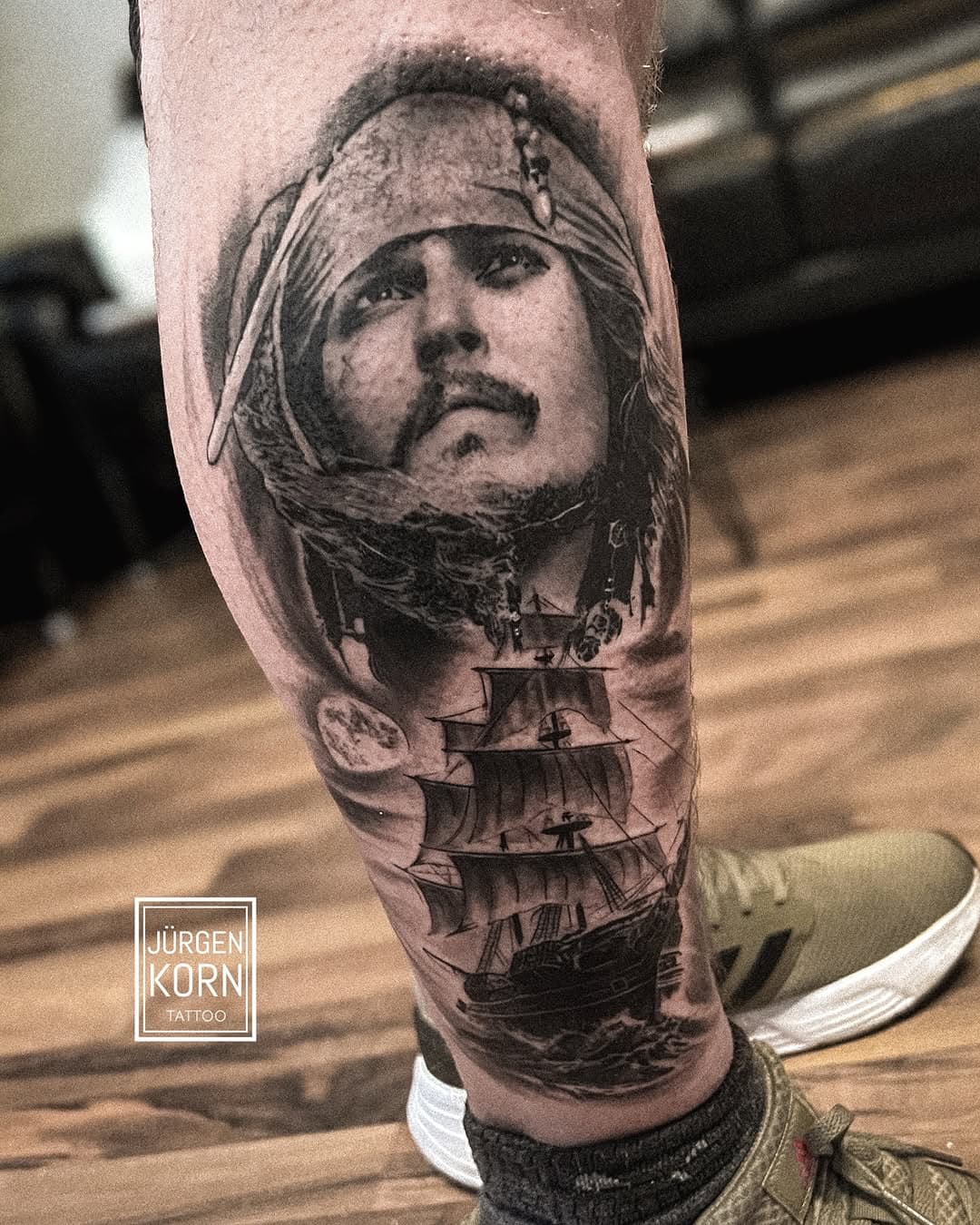 🚢 🏴‍☠️ #inprogress…Teile verheilt, Video kommt. #jacksparrow #tätowierung #dinkelsbühl #ketsch #pikasstattoo #juergenkorntattoo
