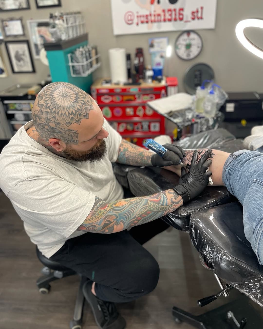 Justin’s in for all your walk-in tattoo needs today! Stop by to get your next piece from him!

@justin1316_stl 

#tattoo #tattoos #walkintattoo #tattooartist #tattooshop #stltattooartist #enigmatattoo #stltattoo #delmarloop #delmarloopstl