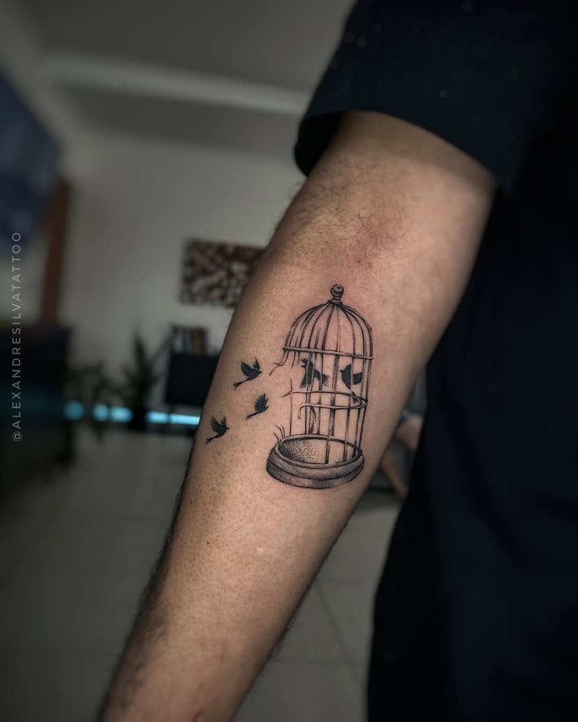 Tattoo representando a família do meu parceiro Anderson! Tmj meu amigo 👊🏼

Curtiu? Deixe seu comentário 😉
—-
⚜️Obrigado por acompanharem⚜️

•📞Link de orçamento na bio •
—-

#alexandresilvatattoo #tatuagemmasculina #tattoo #tatuagem #tattoo2me #birdtattoo #ink #tattoos #fineline #finelinetattoo #tattooed  #art #inked #tattooart #brasil #saopaulo #tattooist #tattooing #tattooartist #inspirationtattoo #tattooja #sp #tattoosp