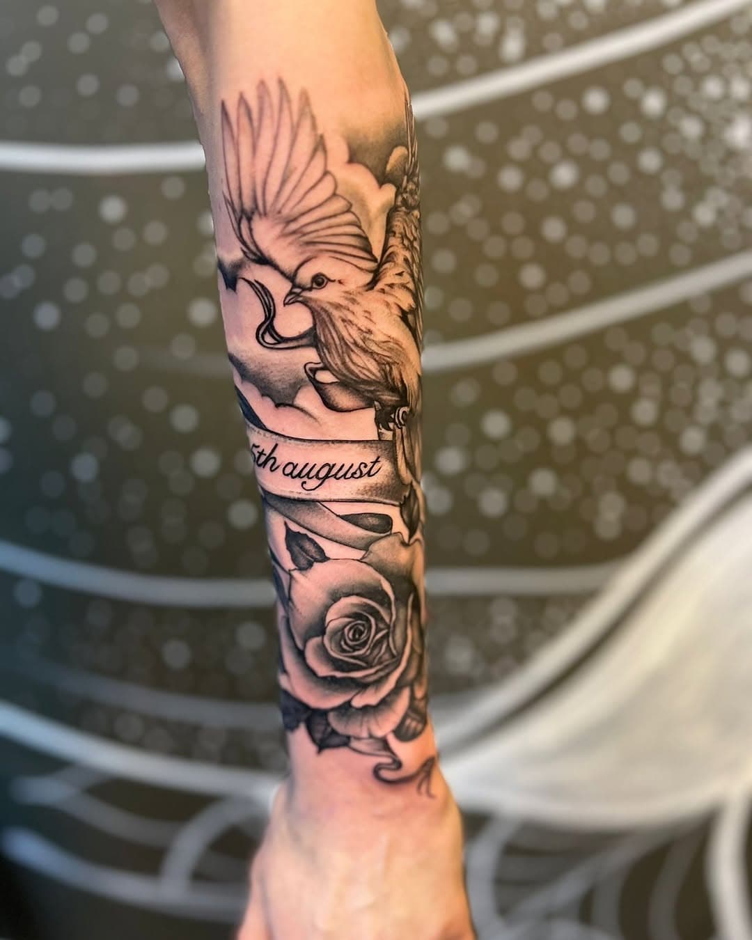 A realism sleeve start from @dianastefania_tattoo this week! Comment your favourite style below 👇 

Get ready for this year! We have a lot of fun stuff planned🤭 Grab your sessions now‼️😝👍🏻

To book:
📞 01296 482703
📧 aylesbury@manhattanink.co.uk
Or DM us on facebook and instagram

@dianastefania_tattoo @tebbtattoo @amz.inkz @olivianashpiercingsx