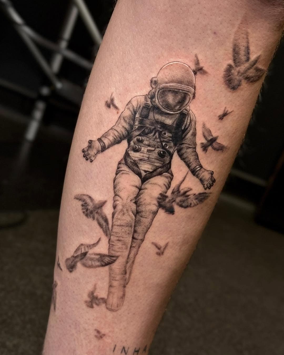 Jordans done an astronomical job (😉) on this astronaut piece!

Fancy something similar?
Why not give us a call on 01785 259772 or send us a DM
.
.
.
.
.
.
.
.
.
.
.
.
.
.
.
.
#tattoo #tattoofyp #vividink #vividinktattoostudios #midlands #discoverpage #tattoostudio #tattoostudiouk #customstudio #vividinkstafford #stafford #art #artist #ink #uktta #killerink #barberdts #tattoowestmindlands