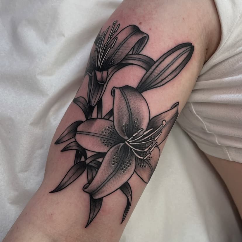 Work done at @honourindeedtattoo 

Have a great evening, everyone, and we’ll see you this week for some amazing tattoos.

Visit the studio or give us a call at 02088350681 (11:00–19:00). 📞

Got questions? Feel free to email us at honourindeedtattoo@gmail.com.

Let’s make your tattoo vision a reality! 🙌

#Tattoo #LondonInk #FlowerTattoo #TattooLife #SouthLondonTattoo #TattooArt #InkedUp #TattooedGirls #BlackworkTattoo #TattooDesign #TraditionalTattoo #TattooArtist #BodyArt #TattooStudio #InkCulture #TattooInspo #HonourIndeedTattoo #TattooAddict #InkedLife #TattooLove”