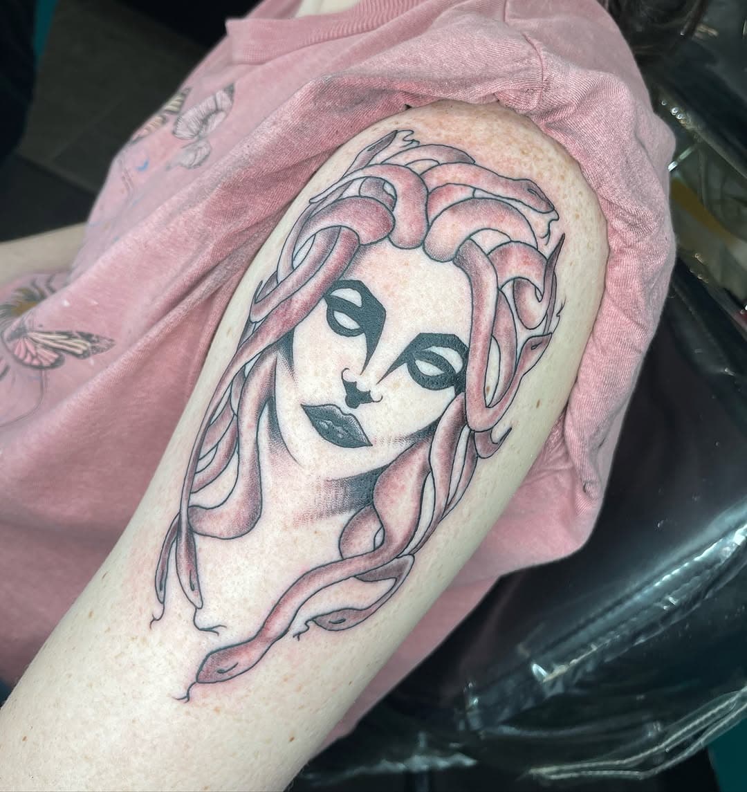 A black and grey medusa from Mikey this weekend!

@sgk_mikey 

#tattoo #tattoos #medusa #medusatattoo #blackandgrey #blackandgreytattoo #walkin #walkintattoo #tattooart #tattooartist #stltattooartist #enigmatattoo #delmarloop #delmarloopstl