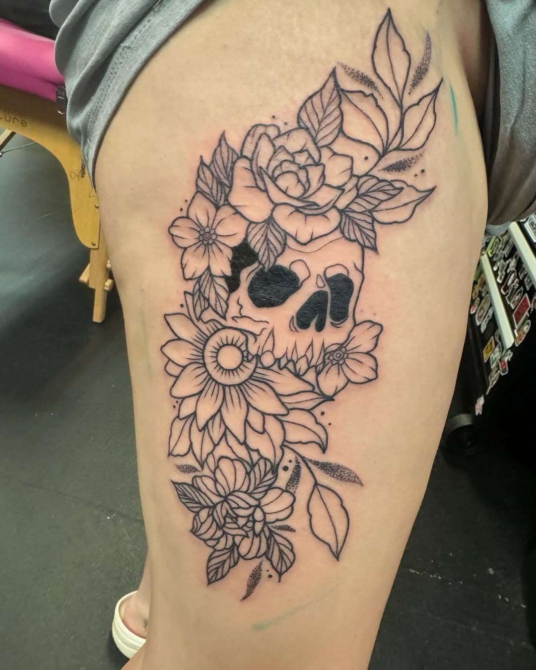 I can’t sit to add some pops of color and finish this one!! It’s gonna be soooo gooddd. Thanks for looking and dm me if you want to book an appt! 

#skulltattoo #tattooart #flowertattoo #drawing #tattoo #tattoodesign #lineworktattoo #linework #tattooartist #tattoos