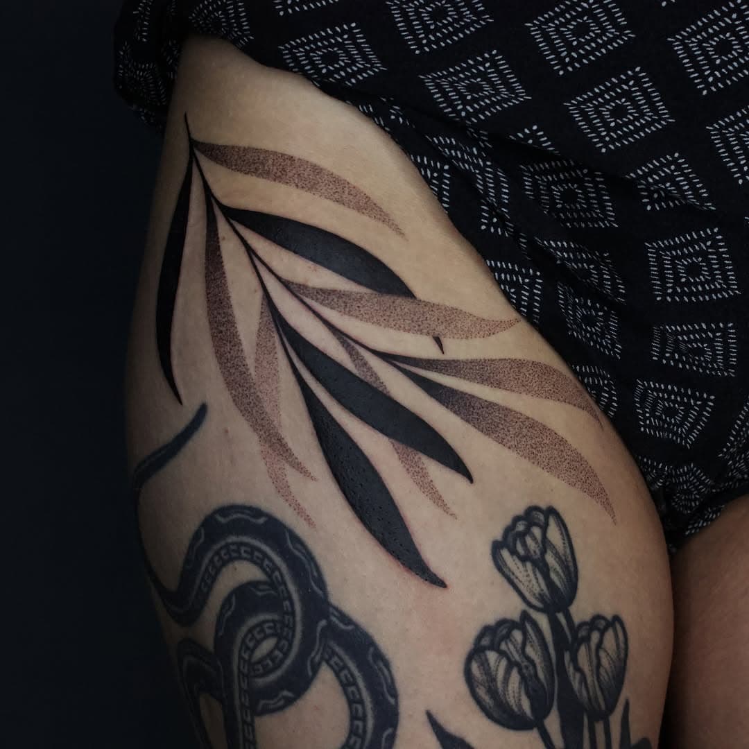 Zweige von @johannafeth 
.
.
.
#tattooart #tattooer #tattooing #dotwork #dotworktattooartist #ornamentaltattoo #ornamentaltattoo #dotworktattoo #dotworkers #botanicalart #botanicaltattoo #floraltattoo #flowertattoo #germantattooers #dotshading #tattoostudio #femaletattooartist #tattoolife #tattoolove #mannheim #mannheimtattoo #feelfarbig #restlesstattoosupply #tattoomannheim #floraltattoo #hamburgtattoo #floralhandtattoo #floralblackwork #blackworktattoo