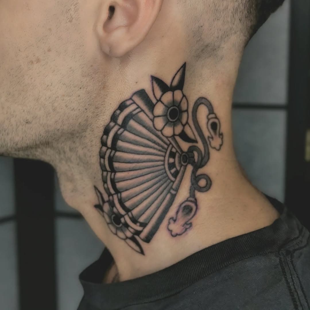 Merci Thibault pour ce projet, ca fait des années qu'on enchaine les beaux tattoos et ca fait chaud au coeur de te voir revenir a chaque fois! 🙏

Prochains déplacements: Montpellier, Lille, Lyon et le reste du temps sur Limoges, écris moi pour booker un rendez-vous dans ta ville !

Malfloretattoo@gmail.com