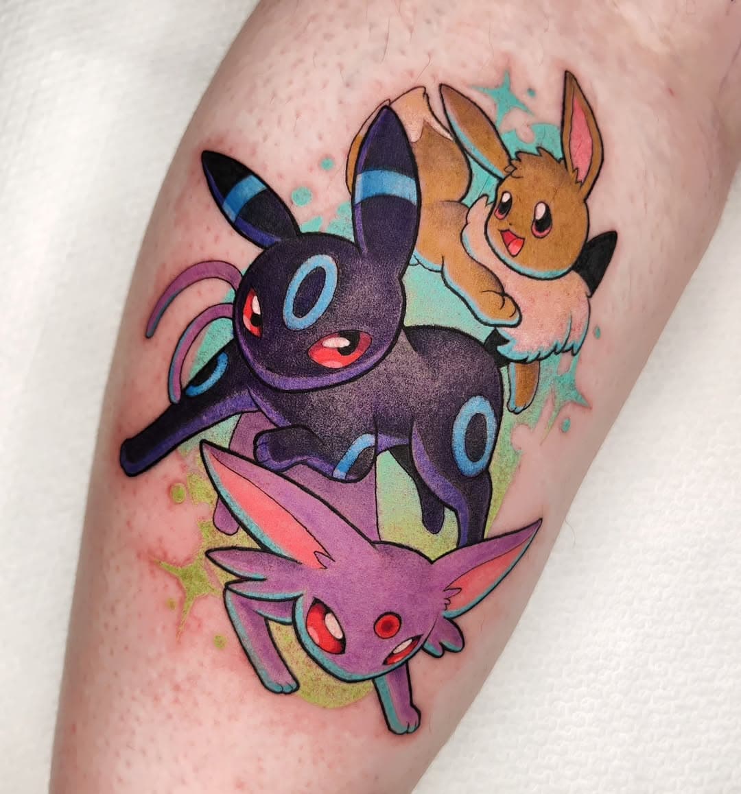 Speaking of things I've never posted- these eeveelutions I got to do for @ayla2709 !
Had a lot of fun making these, I always love doing pokemon tattoos, so long as you're cool with hearing me talk about the meta 😫 
.
Done at @itaitattoo 
.
#umbreontattoo #espeontattoo #denhaagtattoo