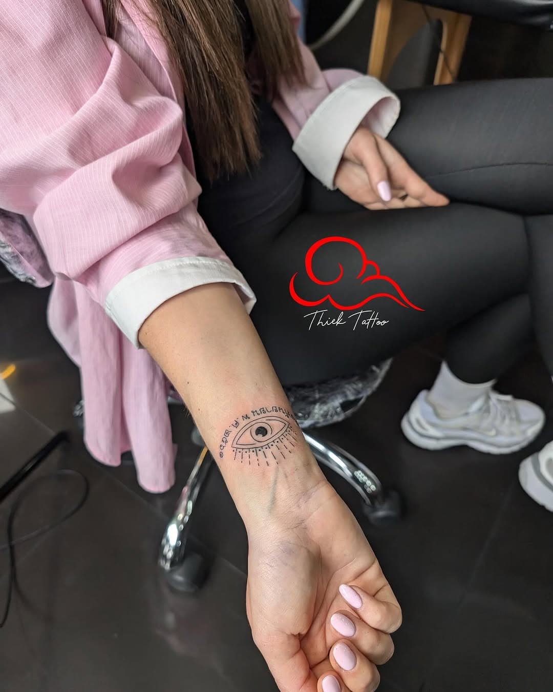 Petits tatouages divers 💉✍️.
.
.
..
.
.
.
.
.
#asianink #asiantattoo #thiektattoo #tattoo #tattoos #tatouage #tattoopaeis #tatouageparis #tattooart #art #tattooartist #ink #inked #tattooaddict