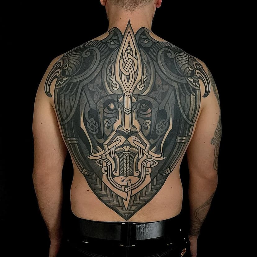 ODIN. RECOUVREMENT , photo prise avant les retouches il n’est donc pas tout à fait terminé. Cover/blast over, this picture was taken before the touch ups,i don’t have a finished picture yet sadly. #ornementaltattoo 
#celtic #celtictattoo #nordic #nordictattoo #viking #vikingtattoo #norse #norsetattoo #knotwork #celticknotwork #knotworktattoo #odin
