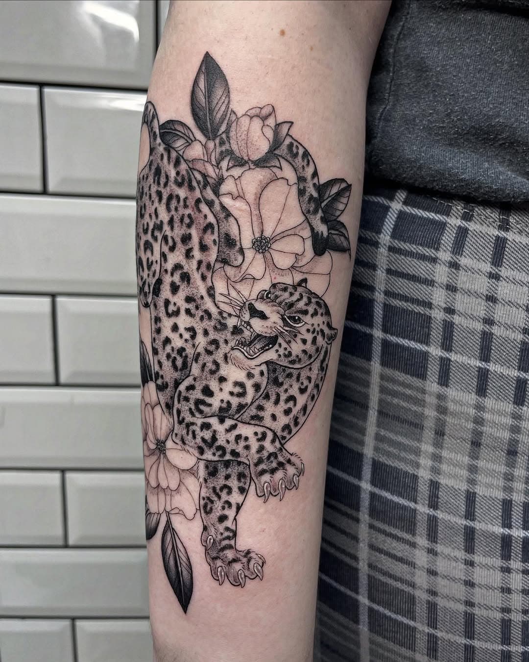 Thank you @kittlepperdartist !! Love doing these!! 
More please!!

#tattoo #tattoos #leopardtattoo #fyp #tattoolondon #londontattoo #tattoowoman 
@brightontattoocon