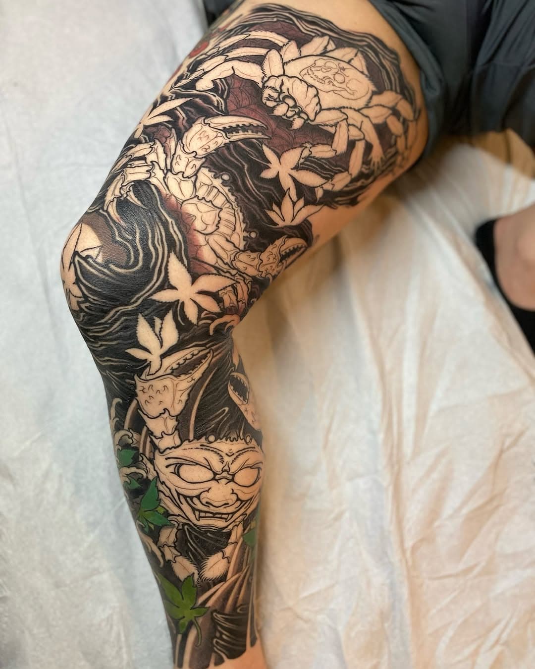 In progress. Some healed some fresh on my buddy Shaun. @shaunc9 

I am back in Toronto, hit me up for your projects. Big or small, I do it all. But remember that larger piece always take a bit of time to prepare. 
Let’s get it started before the summer! 

📍Resident  artist @undermythumbtattoos 
#toronto

For any booking inquiries:

E-mail 
📡 greglaraignetattoo@gmail.com
Or “send a message”

#irezumi #japaneseink #torontotattooartist #japanesetattootoronto #neojapanese #neojapanesetattoo #canadiantattooartist #torontoartist #torontotattoo #irezumiartist #irezumitattoo #irezumicollective #irezumitattooart