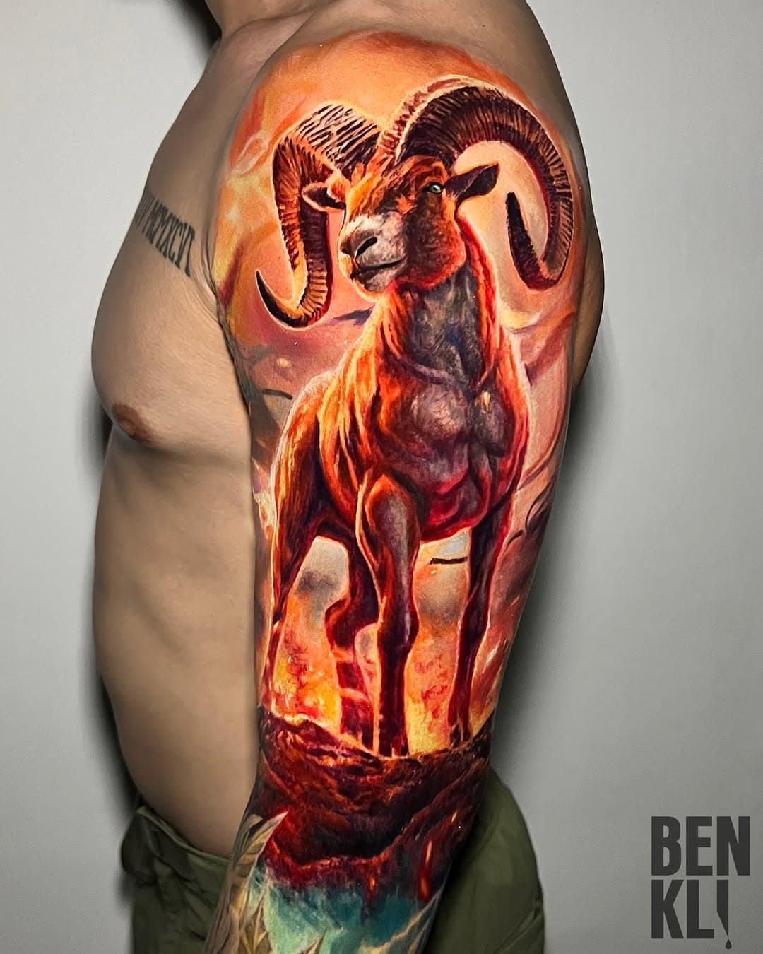 🎨🔥Great work for my client from Brunei, the forces of nature and the elements of fire! 🔥

One session (6 hours)💪

🎨ink by @fusion_ink , equipment by @vladbladirons , care products @officialh2ocean , cartridges by @matrixcartridges 

#benklishevskiytattoos #benklishevskiytattoo #benkliart #benkliahevskiy #benklitattooart #vbiproteam #ramtattoo #animaltattoo #balitattoo #balitsttooartist #bestbalitattoo #bestbalitattoostudio