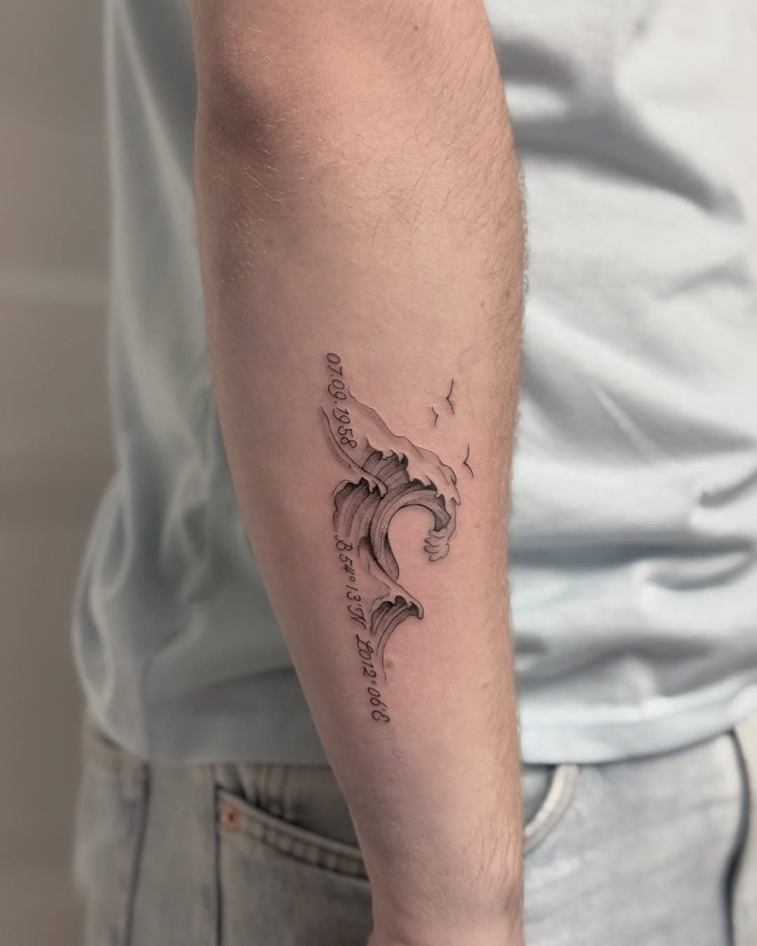 Blackies-Dynasty

Diese Woche starten wir mit diesen schönen Fineline-Tattoo.
Wir hoffen es gefällt euch 😁🥳🥰

☎️ 0176/70600433

📍 Feldstraße 38
  18273 Güstrow

✅️ kostenlose Beratung ( immer Do 14-17Uhr)

✅️ keine langen Wartezeiten 
✅️ Piercings (Mi und Do 10-17Uhr)
✅️ versch. internationale erfahrene Artists, jeweils spezialisiert in ihrem Stil

✅️ schnelle Antworten 
✅️ kundenorientierter Service

#Blacktigertattoo #blacktiger #gü #güstrowink #güstrow #finelinetattoo #smalltattoo #wave  #rostock #schwerin #wismar #mvtattoostudio #mvink #mvtattoo #kleinestattoo #finelineartist #wellentattoo #güstrowtattoostudio  #tattoostudiogüstrow