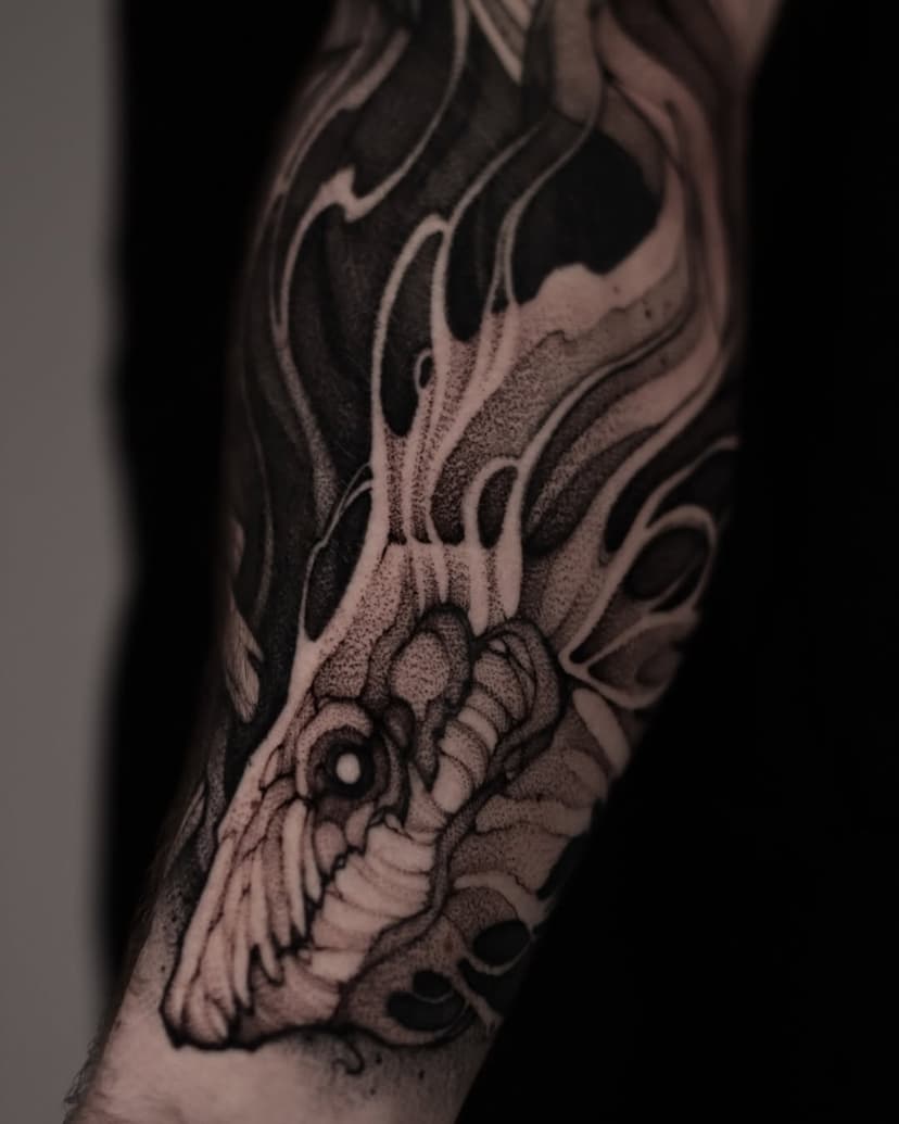 Another sleeve under construction, so I’m posting some wip photos🤘🖤 #snaketattoo #dragontattoo #fantasycreature #naturelovers #odintattoo #artofinstagram