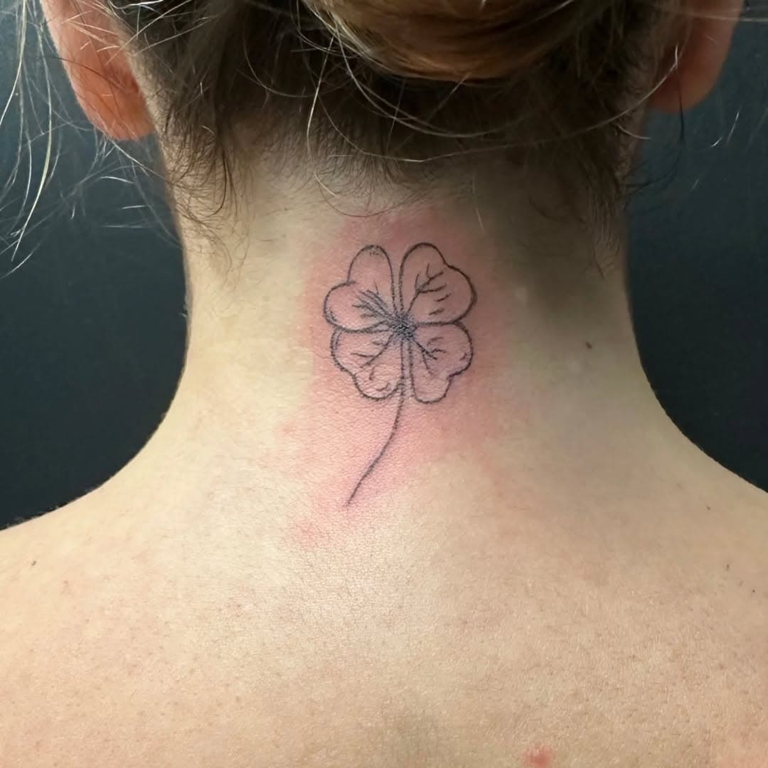 Quel est votre choix de tattoo familial?

Aujourd'hui nous avons Auriel et son père qui sont venus ensemble pour un tatouage commun!
Un joli trèfle à 4 feuilles 🍀

Le trèfle peut avoir plusieurs significations, mais aujourd'hui, il symbolisera l'amour familial d'un père et de sa fille!!

Merci pour votre confiance 🤘

#tattooshop #tattooartist #tattoolife #lyontattoo #lyon #artistsoninstagram