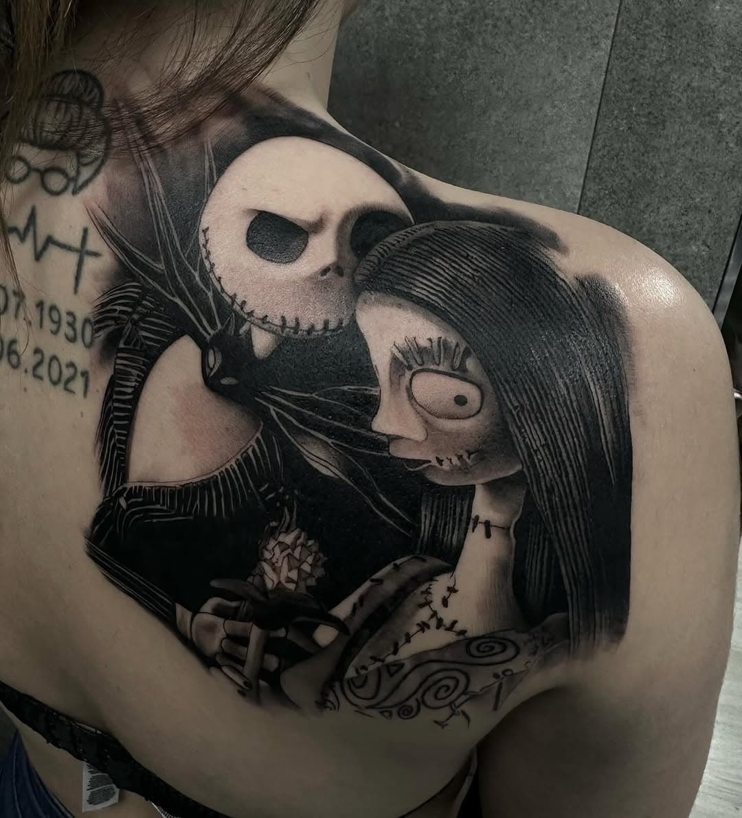 Jack y sally!
Primera parte de esta espalda con tematica Tim Burton!
Gracias María!nos vemos pronto!
Realizado con materiales @sumuntattoo 
#tattoo #spaintattoo #madrid #madridtattoo #nightmarebeforechristmas #nightmarebeforechristmastattoo #jackskellington #jackskellingtontattoo #timburton #timburtontattoo #blackandgreytattoo #kwadron