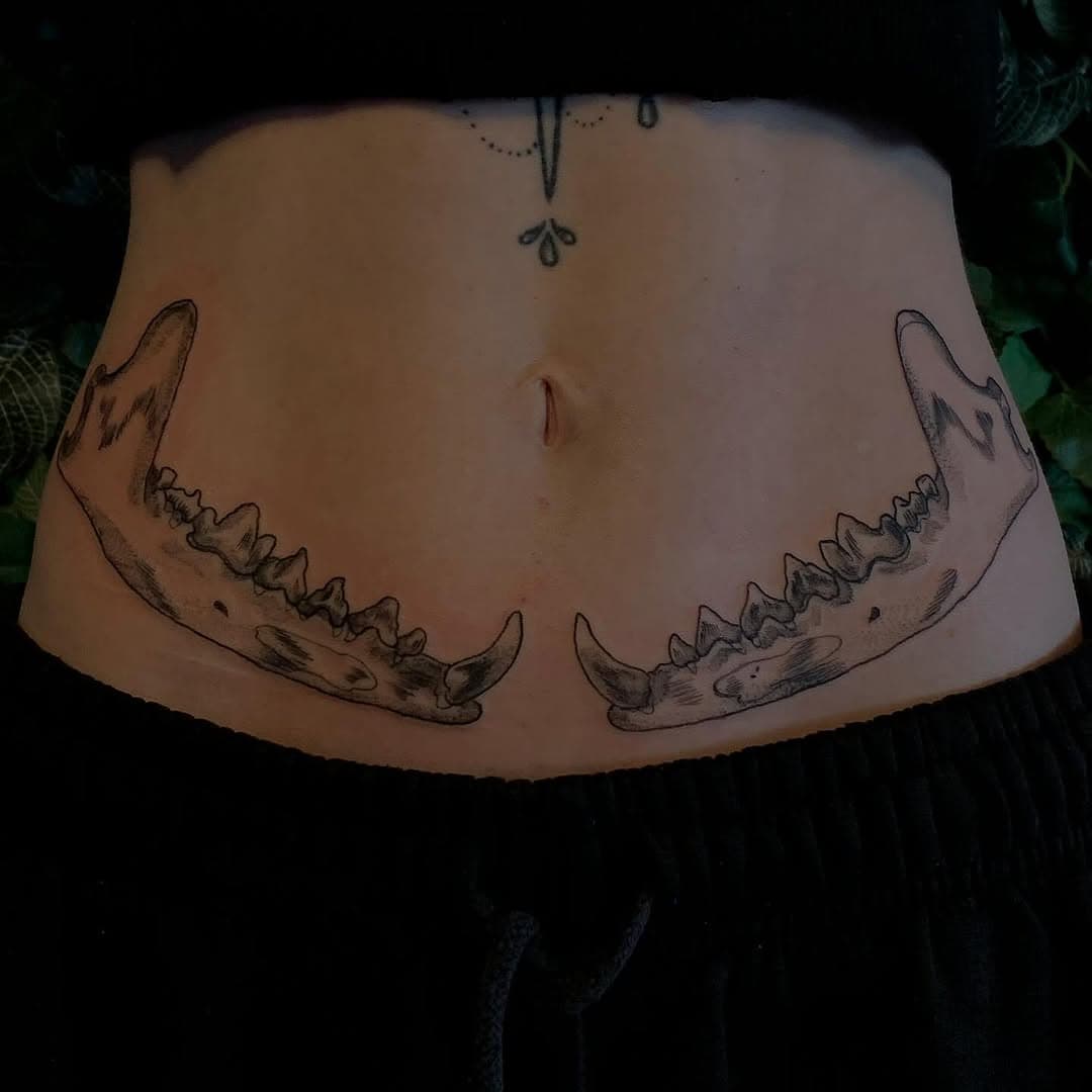 Reposting one of my faves - would love to do more large scale/mirrored jaw bones! ⚔️
-
-
-
-
-
-
-
-
-
#jawbonetattoo #bonetattoo #animaljawbone #foxjaw #naturetattoo #gothictattoo #hiptattoo #vegantattoo #nottinghamtattooist #femaletattooartist #spookytattoo #cutetattoo #occulttattoo #gothgirl #altgirl