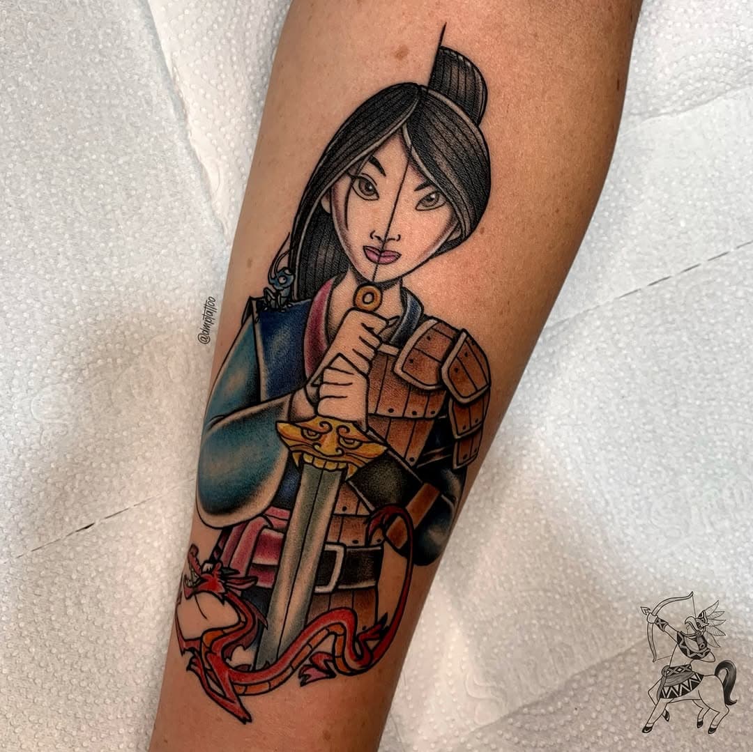 • Mulan metade princesa e metade guerreira feita na @clarissacamargoteixeira 🗡️👑 obrigado pela amizade, confiança no meu trabalho e liberdade criativa de sempre 🙏🏾
• Tenho uma paixão enorme em trabalhos coloridos ❤️ 
• Agendamento, orçamento ou dúvidas pelo WhatsApp 📱 34 99127-1735 (Link na Bio)